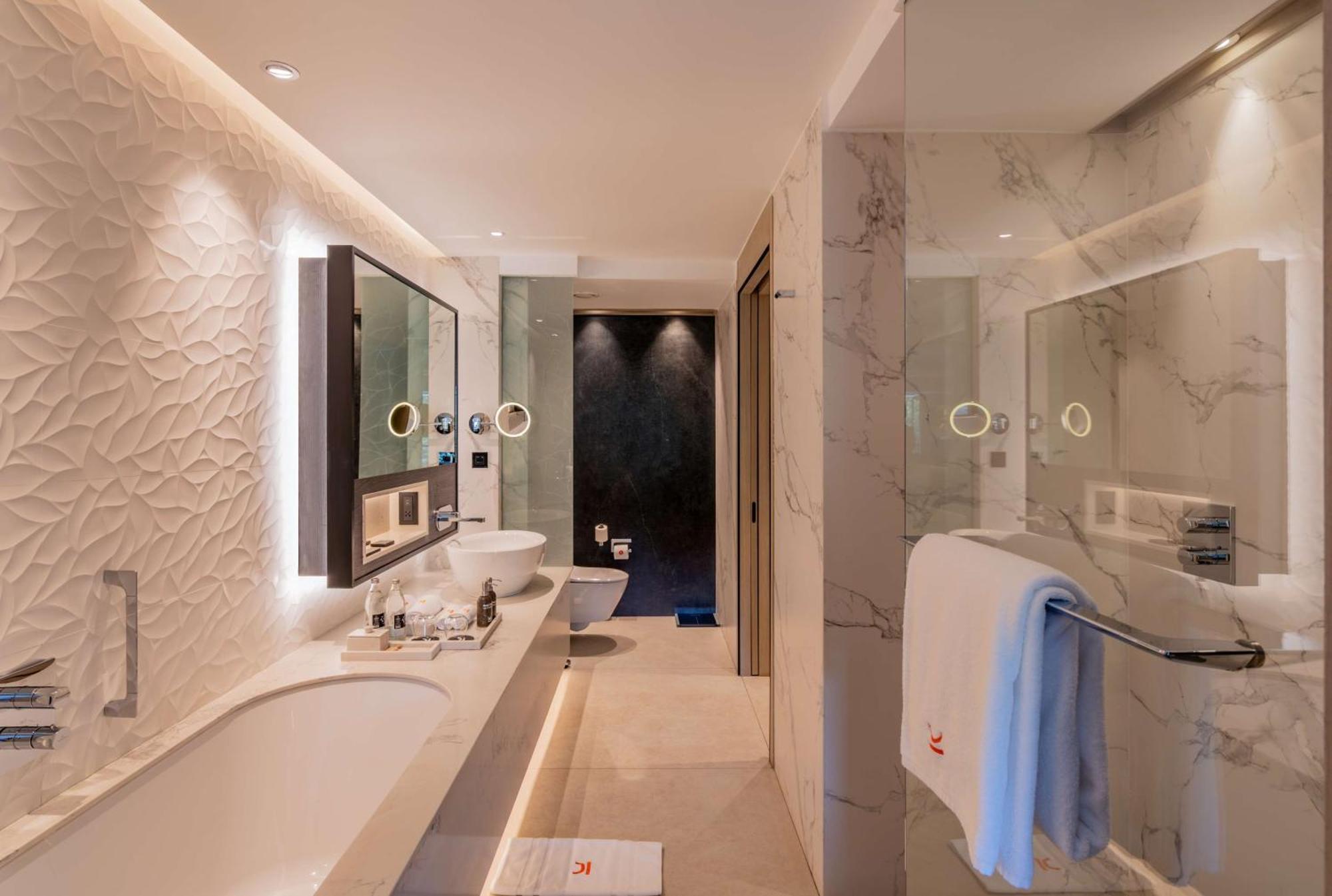 Kwetu Nairobi, Curio Collection By Hilton Hotel