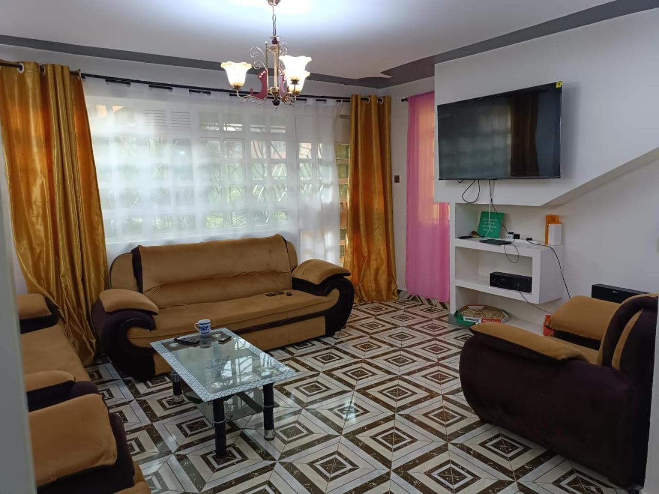 Comfy And Family Friendly Near Jkia *
