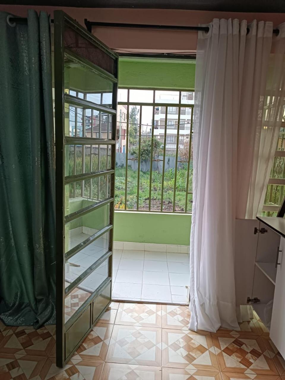 Comfy And Family Friendly Near Jkia