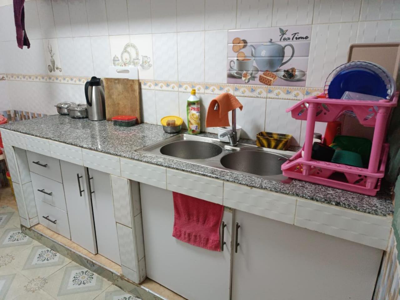 Apartment Comfy And Family Friendly Near Jkia