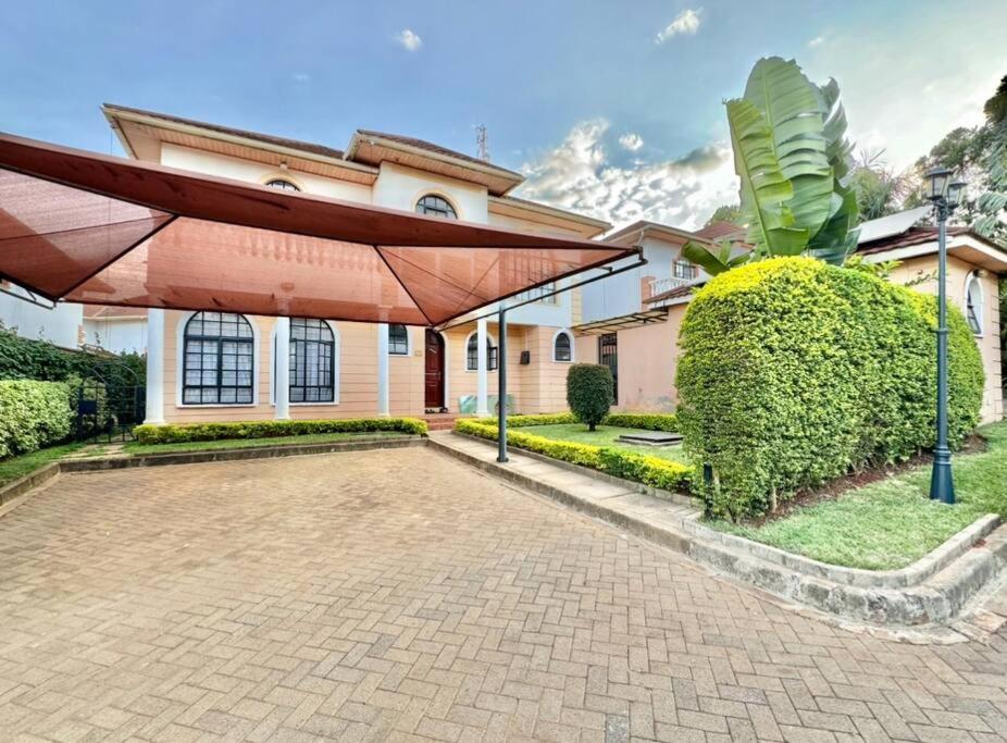 Exquisite 4-bedroom In Prime Gated Community Villa Nairobi