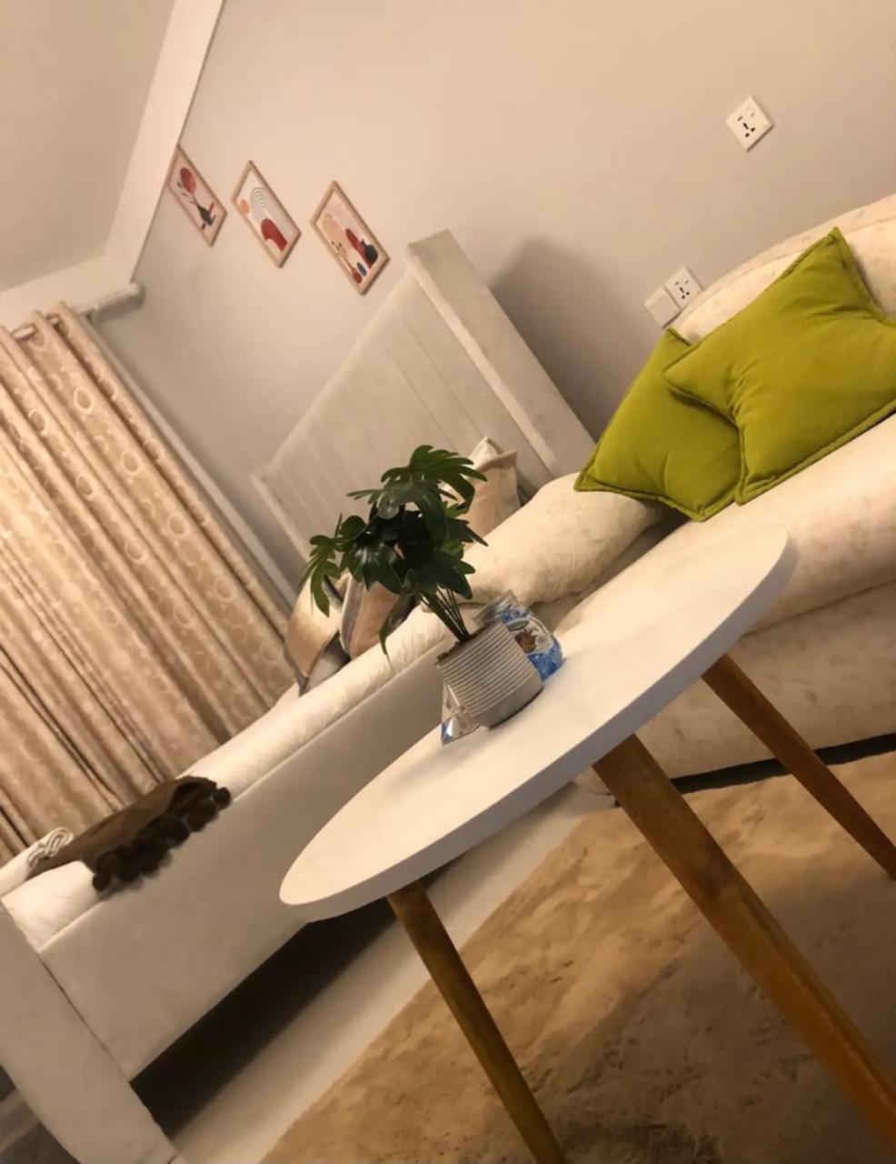 Cozy Studio Near Jkia Apartment