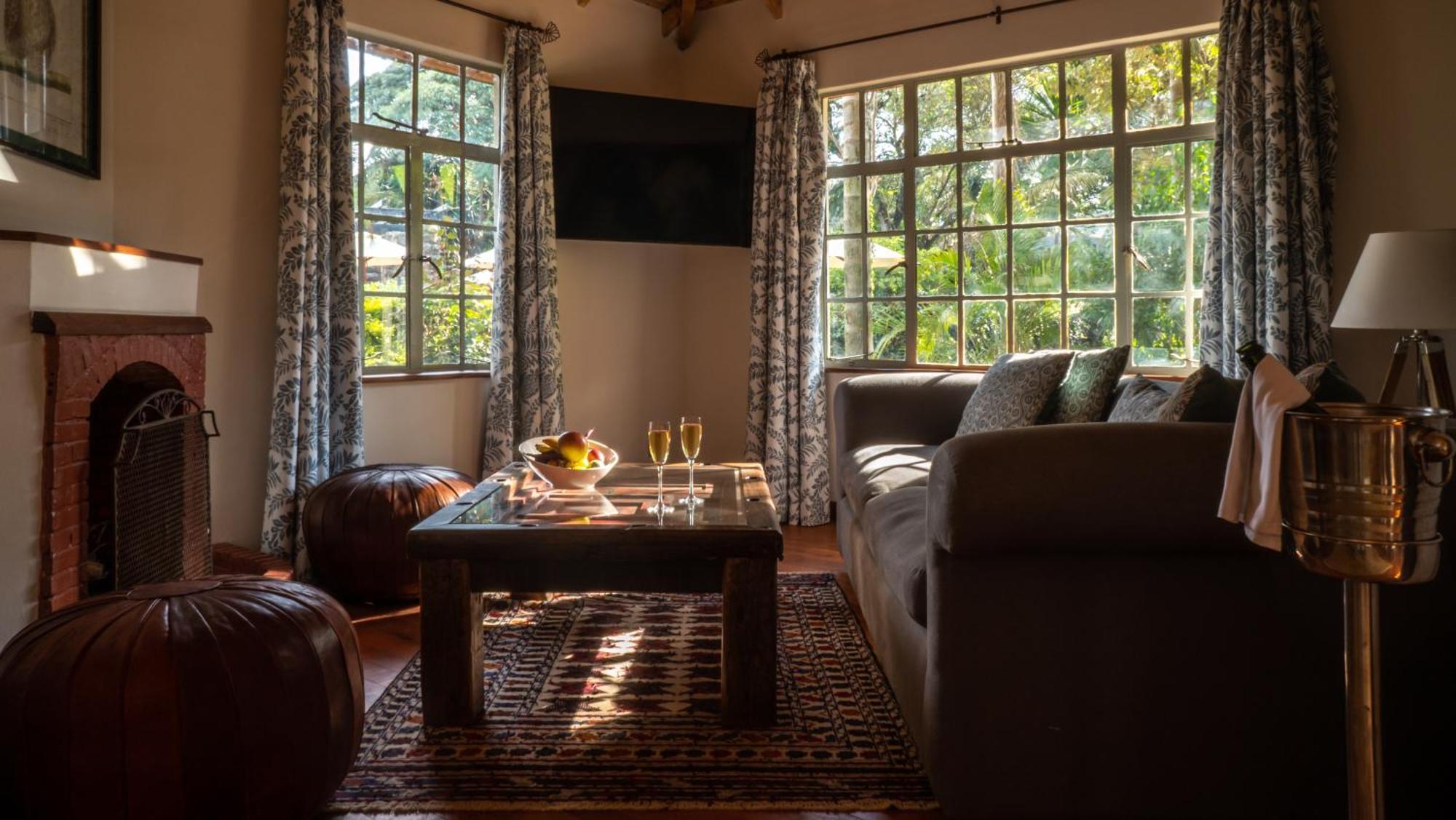 Karen Blixen Coffee Garden & *