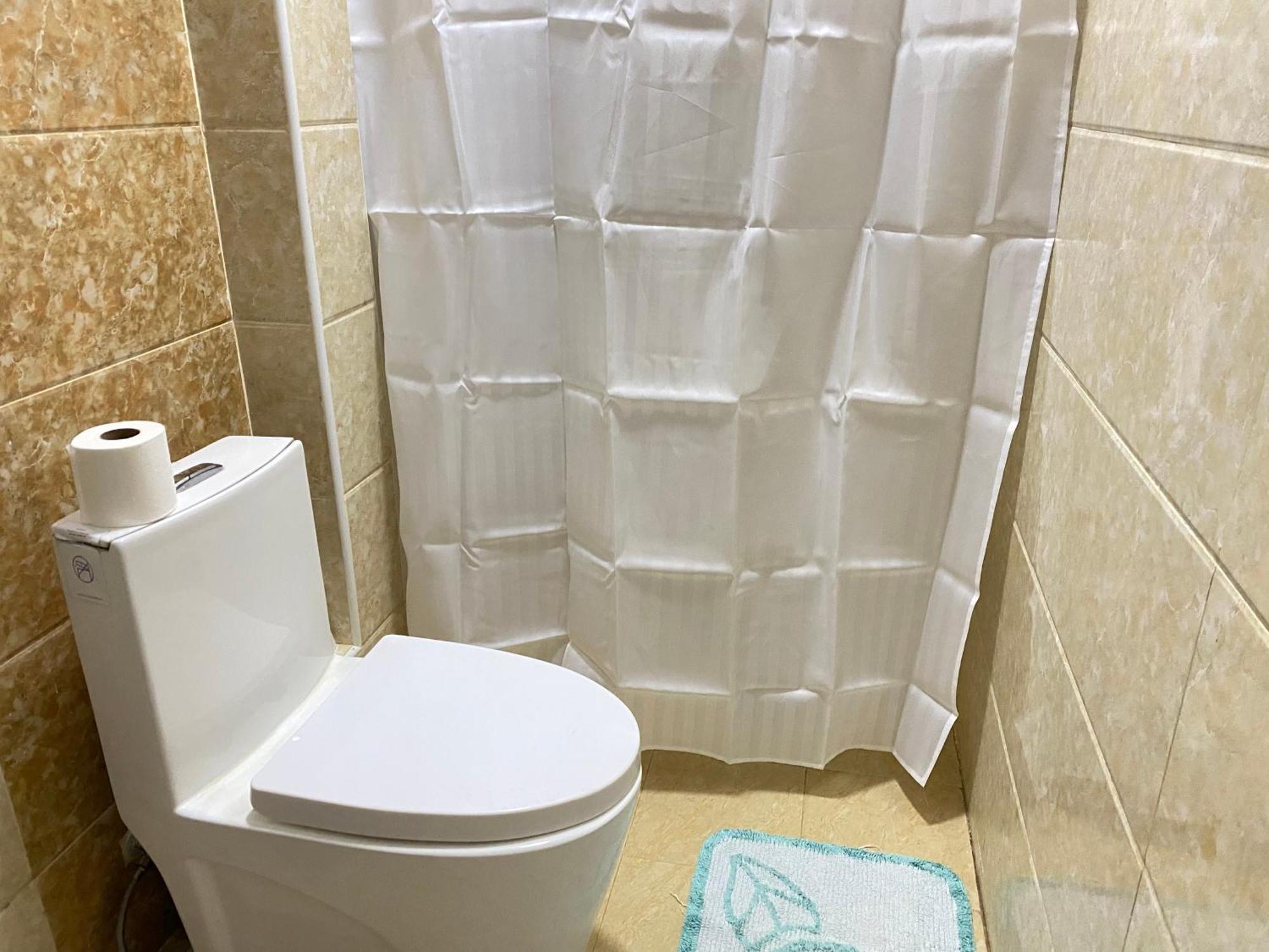 Apartment !!new!! Kilimani Near Yaya Centre, Malls, -gym, Gazebo, Play Ground *