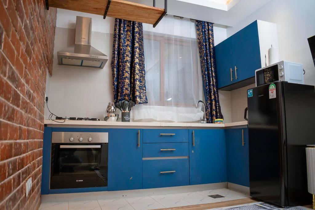 View1 Bdrm With Pool And Gym *