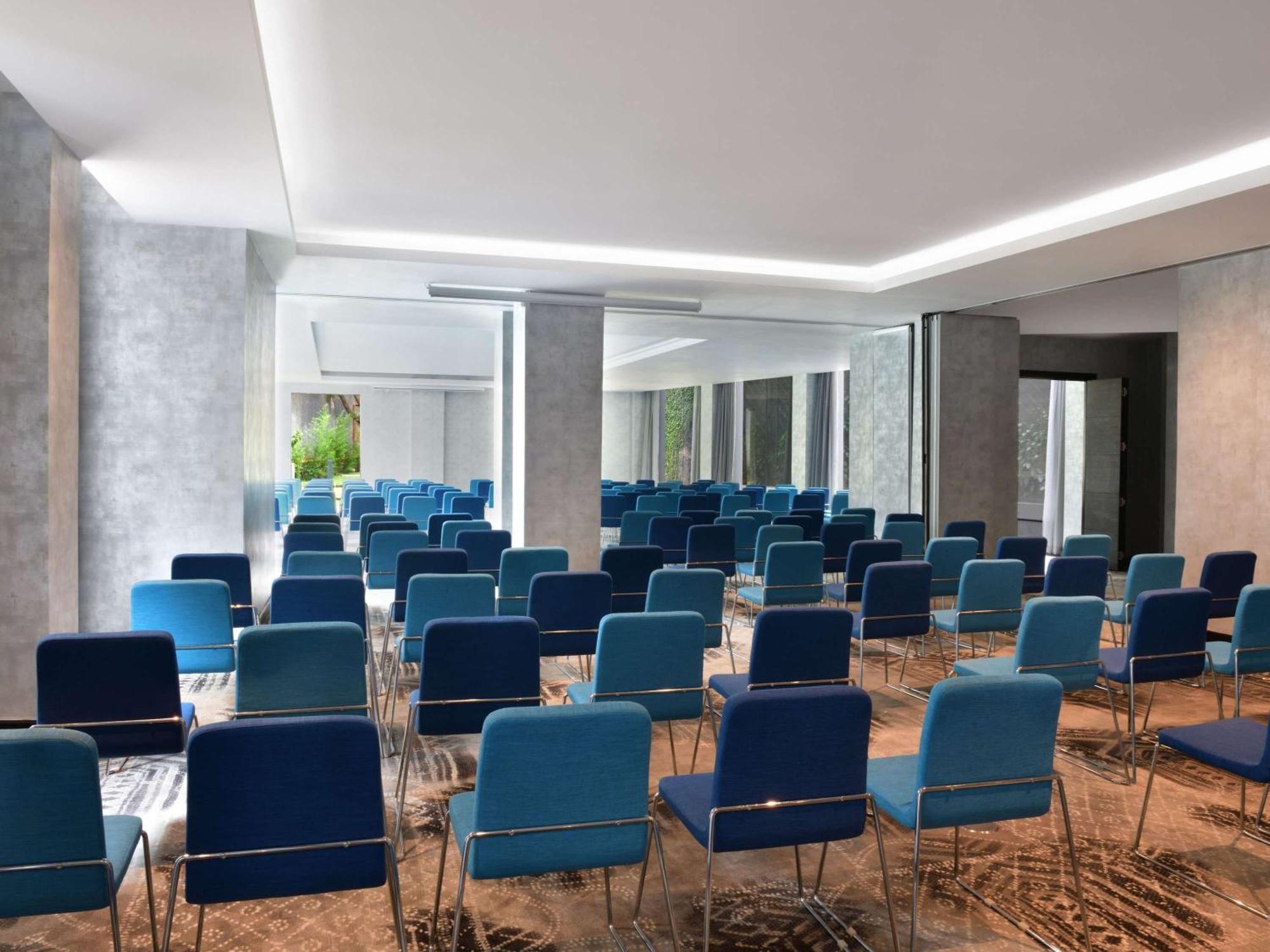 Novotel Westlands Hotel 5*