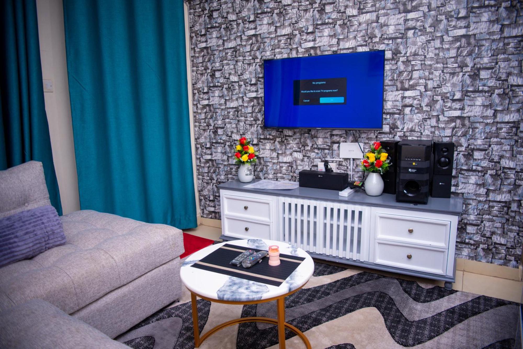 Gany Paradise - Comfy 1-bedroom With Parking And Netflix Apartment *