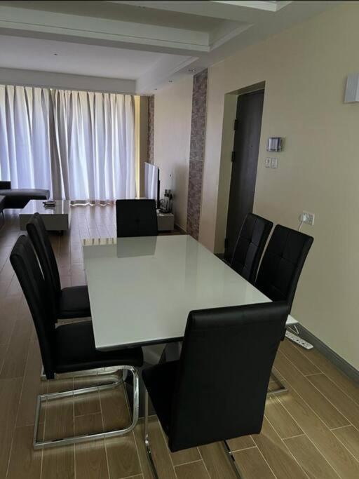 Luxe 2bdr In Kileleshwa Apartment Nairobi