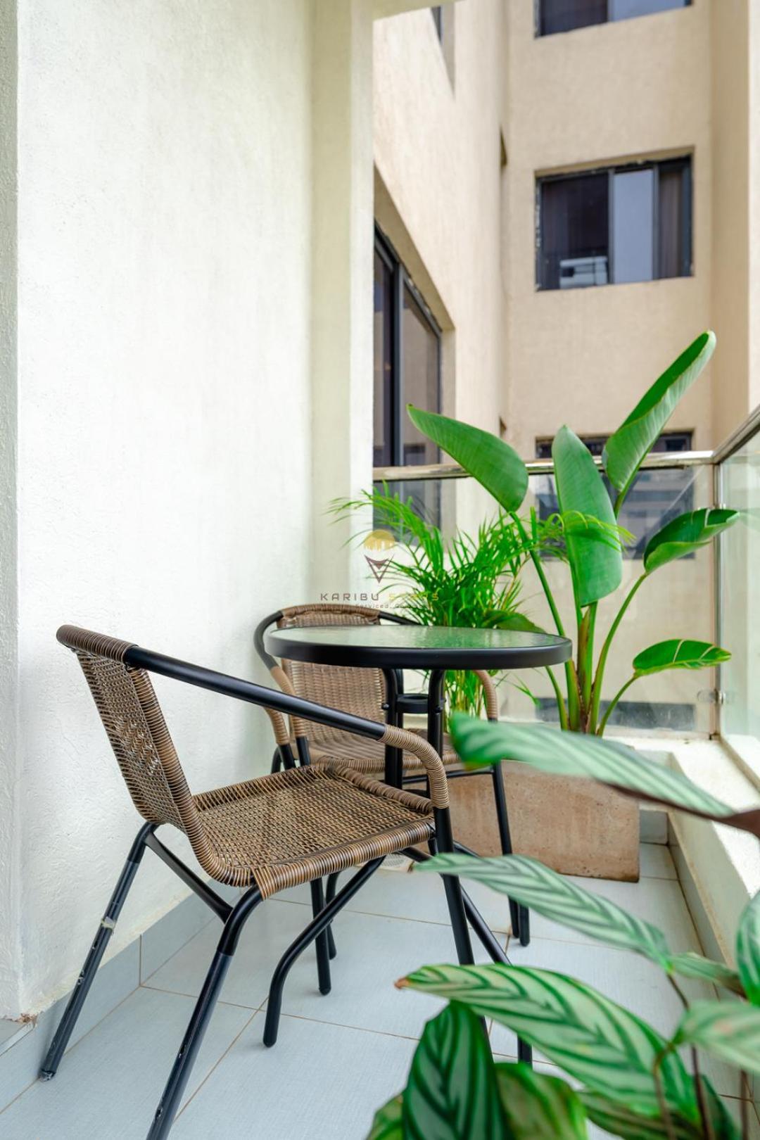 Elite 7 Star Luxe With Gym And Pool Next To Jw Marriott, Westlands Airport Shuttle, Luggage Storage Available Apartment Nairobi
