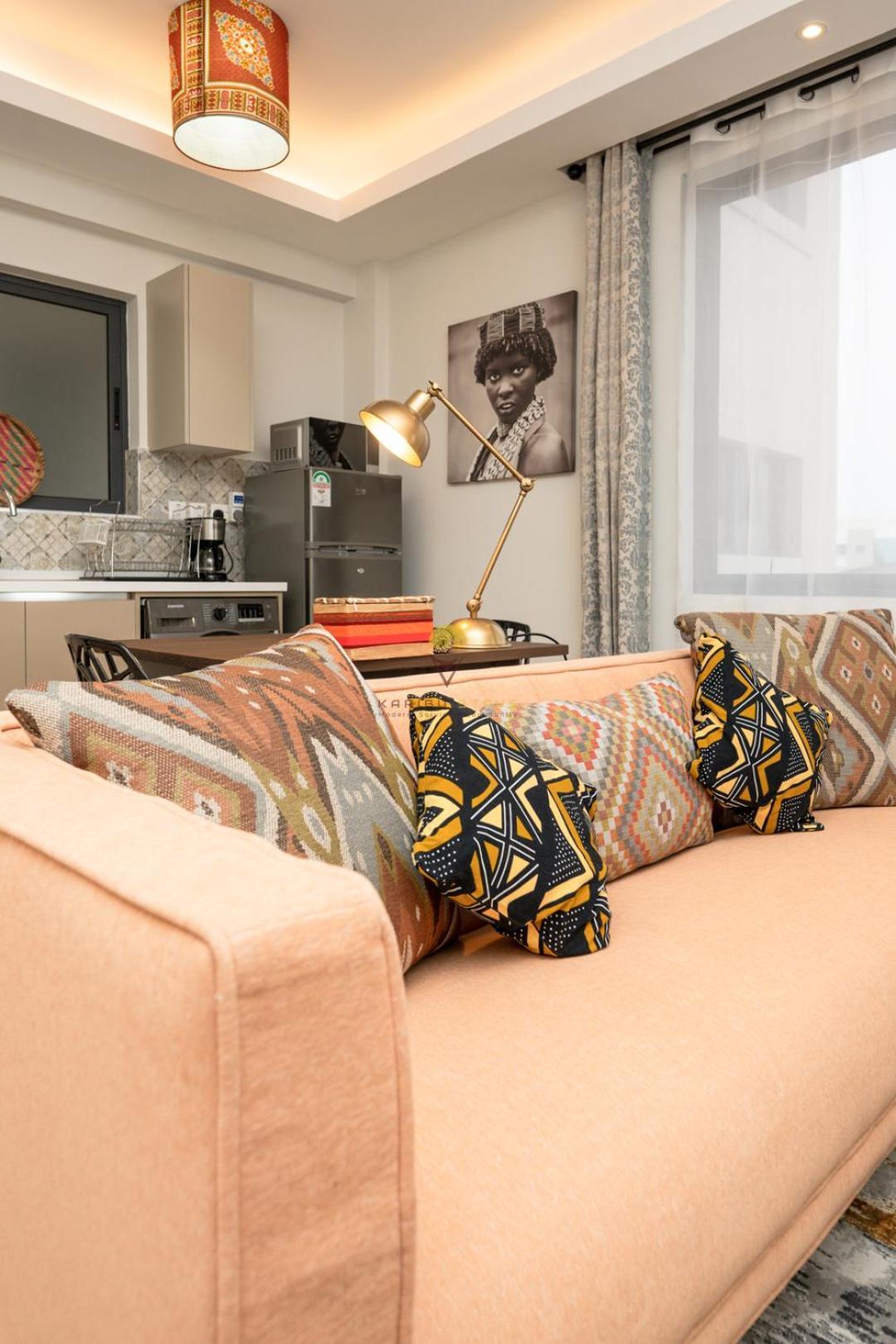 Elite 7 Star Luxe With Gym And Pool Next To Jw Marriott, Westlands Airport Shuttle, Luggage Storage Available * Nairobi