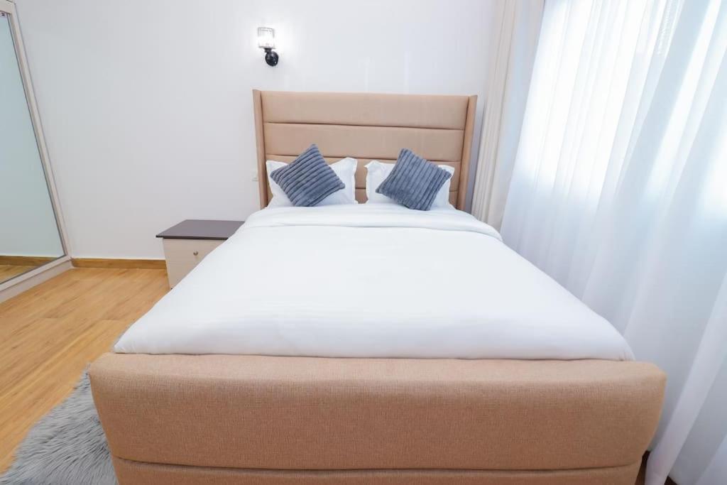 Ambra Heights Apartment