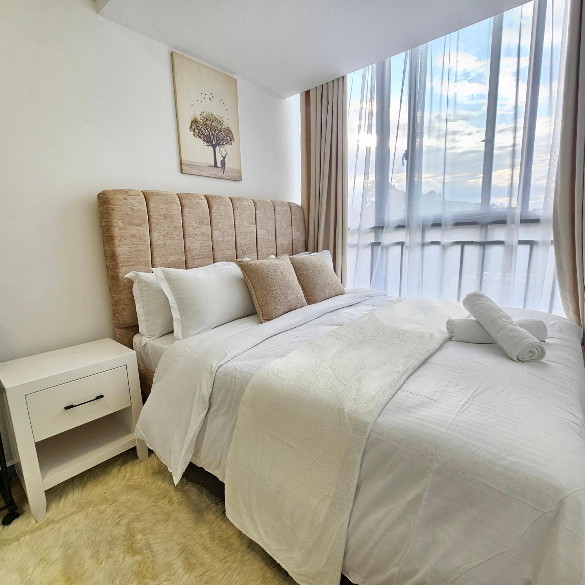 Apartment Chic 1-bedroom At Riverside Drive! B's Modern Comforts
