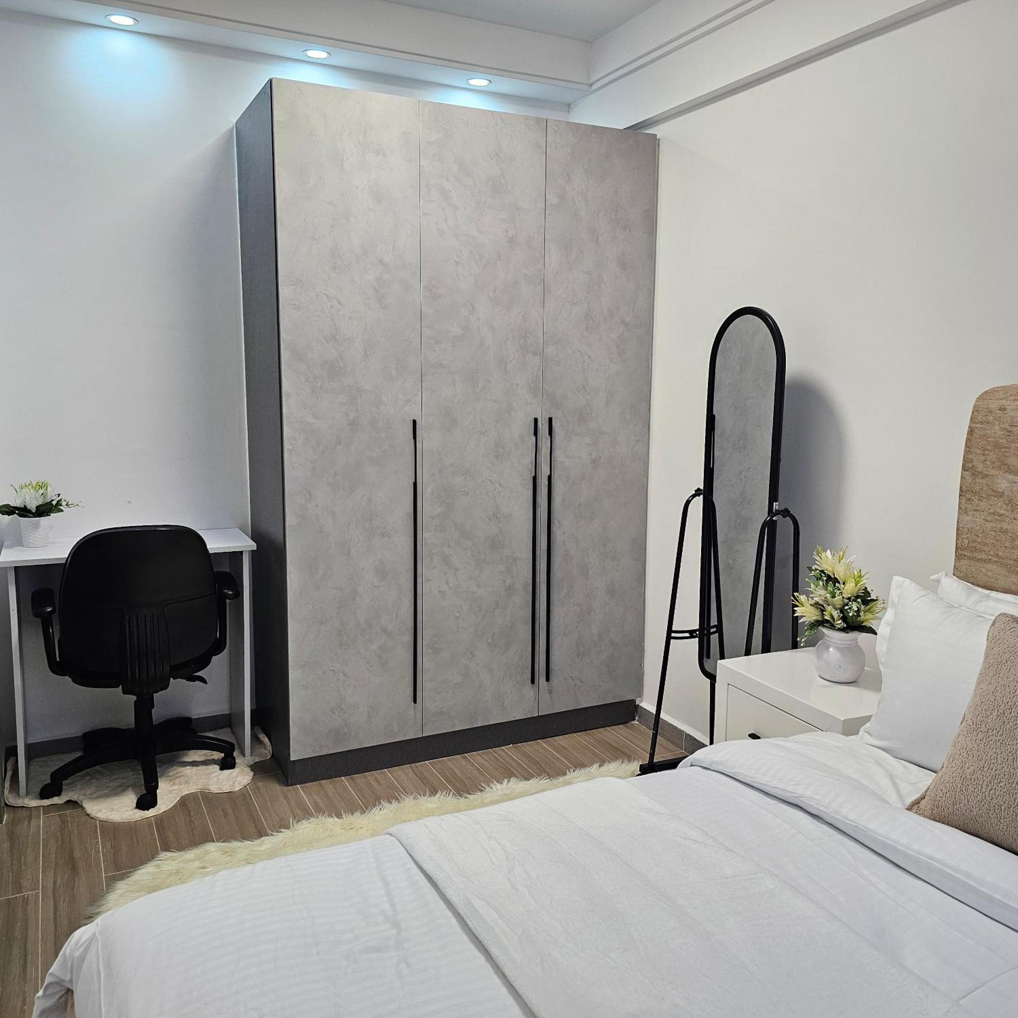 Apartment Chic 1-bedroom At Riverside Drive! B's Modern Comforts Nairobi