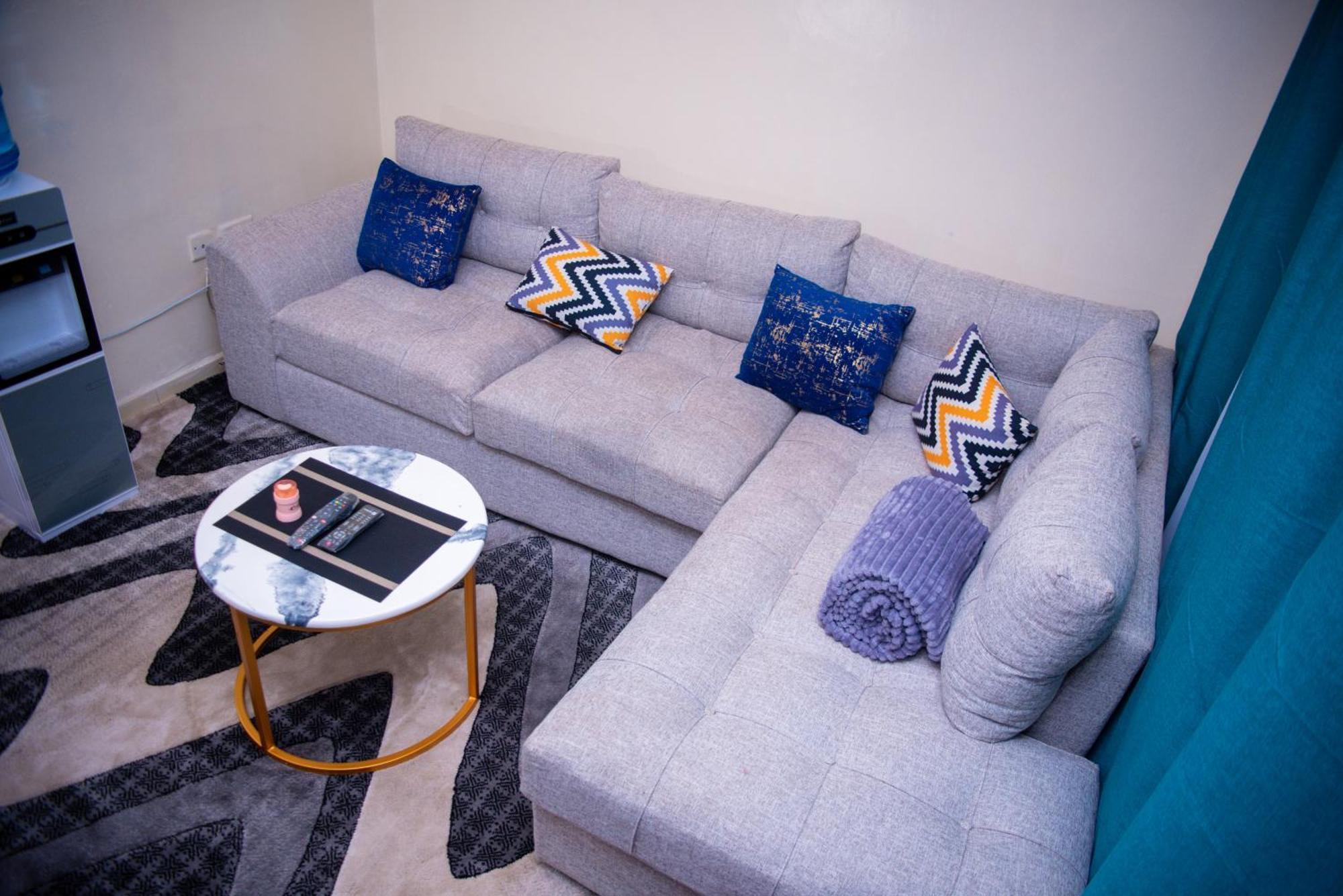 Gany Paradise - Comfy 1-bedroom With Parking And Netflix Apartment *