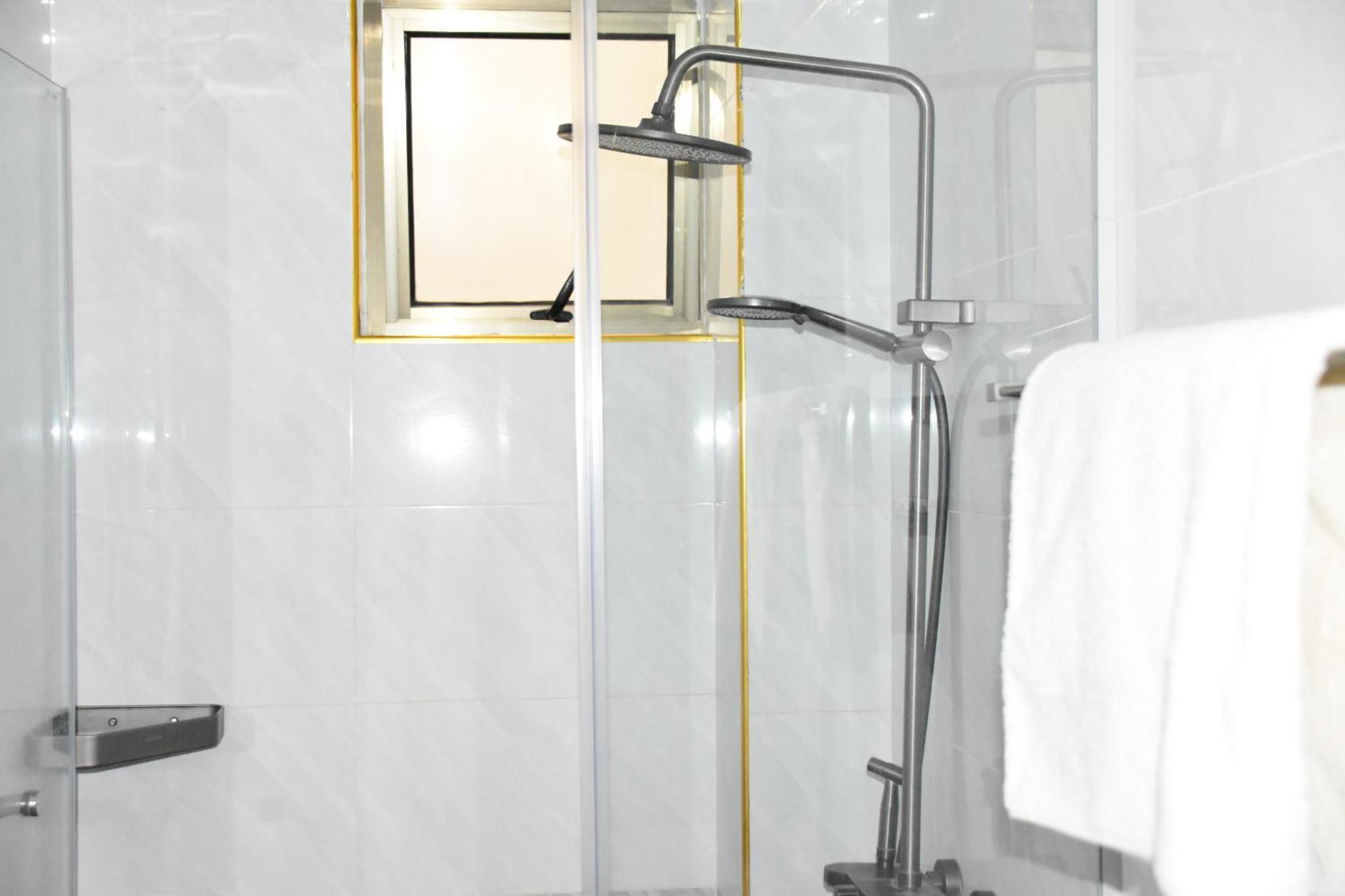 Blackberry House 1bdrm Near Yaya Centre, Gym, & Free Parking *