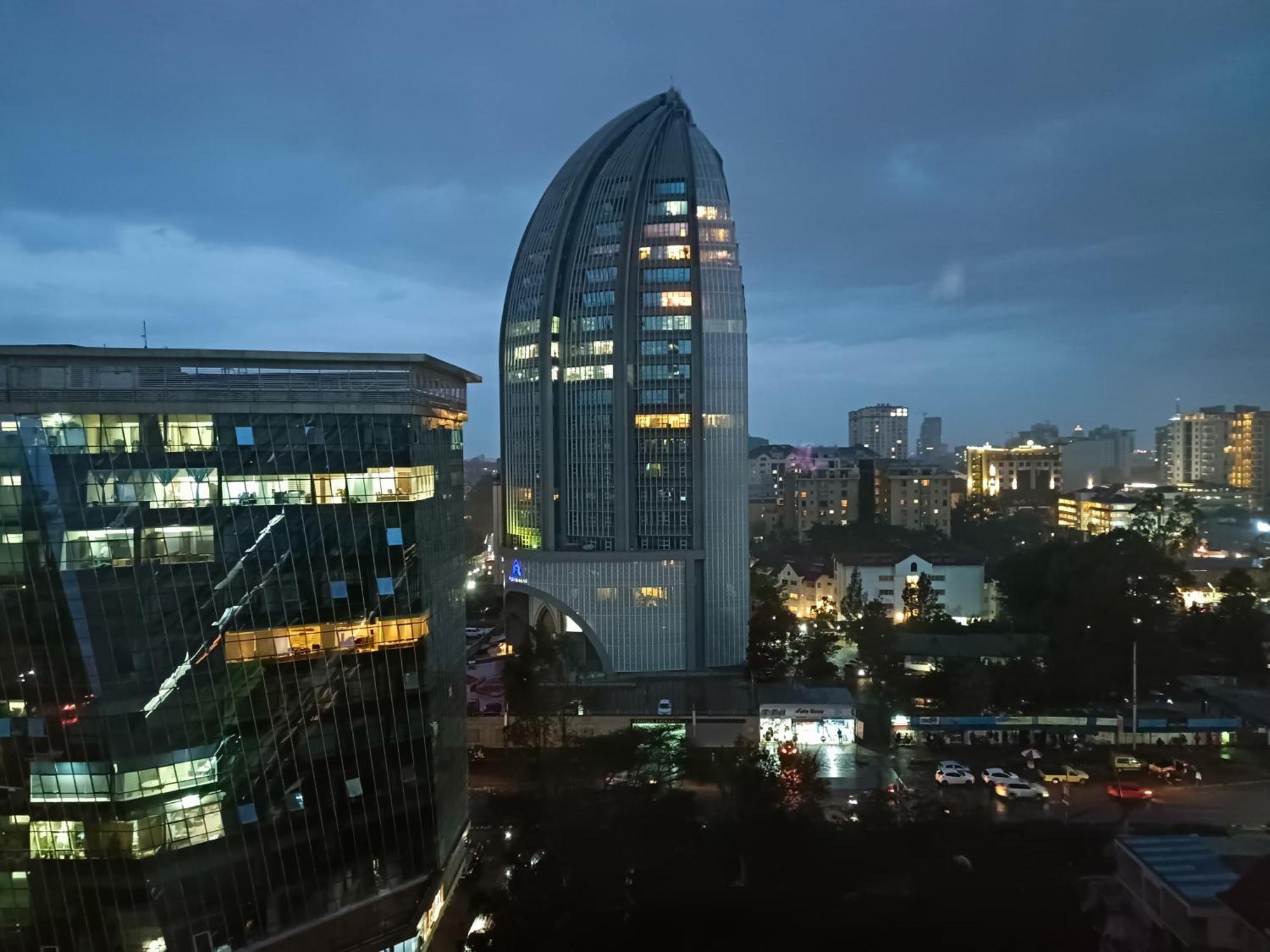 Blackberry House 1bdrm Near Yaya Centre, Gym, & Free Parking Apartment *