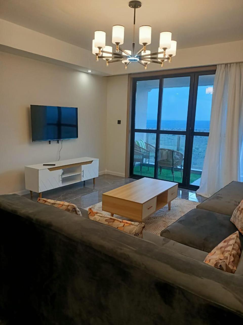 3 Bedroomed Apartment, 3 Bathrooms And Fully Furnished Apartment *