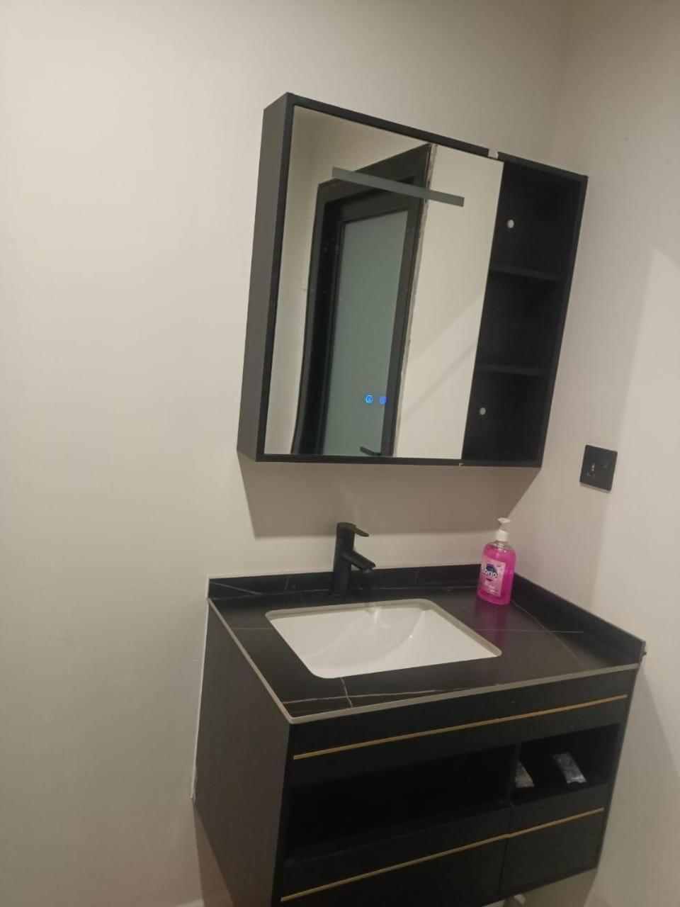 3 Bedroomed Apartment, 3 Bathrooms And Fully Furnished Apartment Nairobi