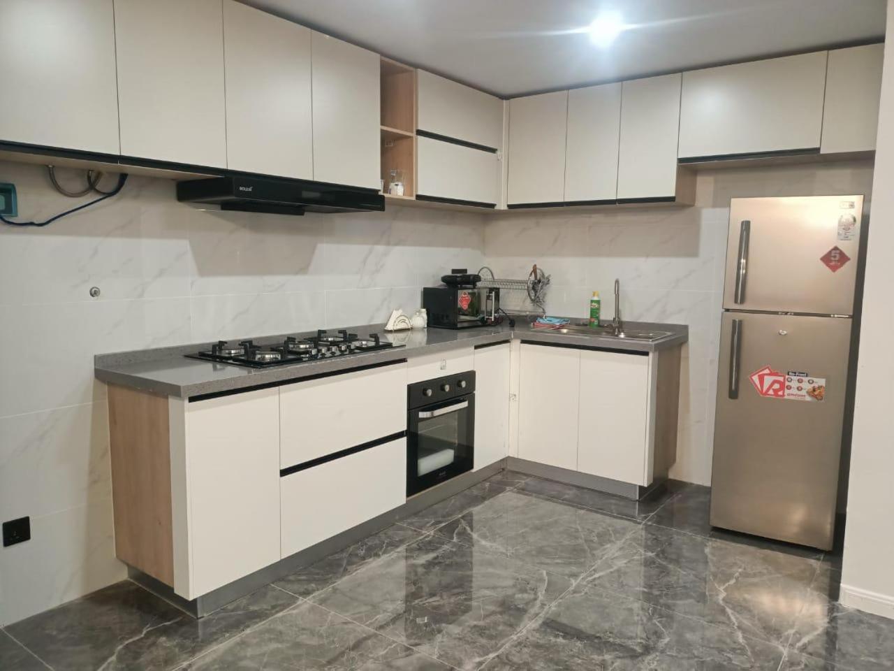 3 Bedroomed Apartment, 3 Bathrooms And Fully Furnished *
