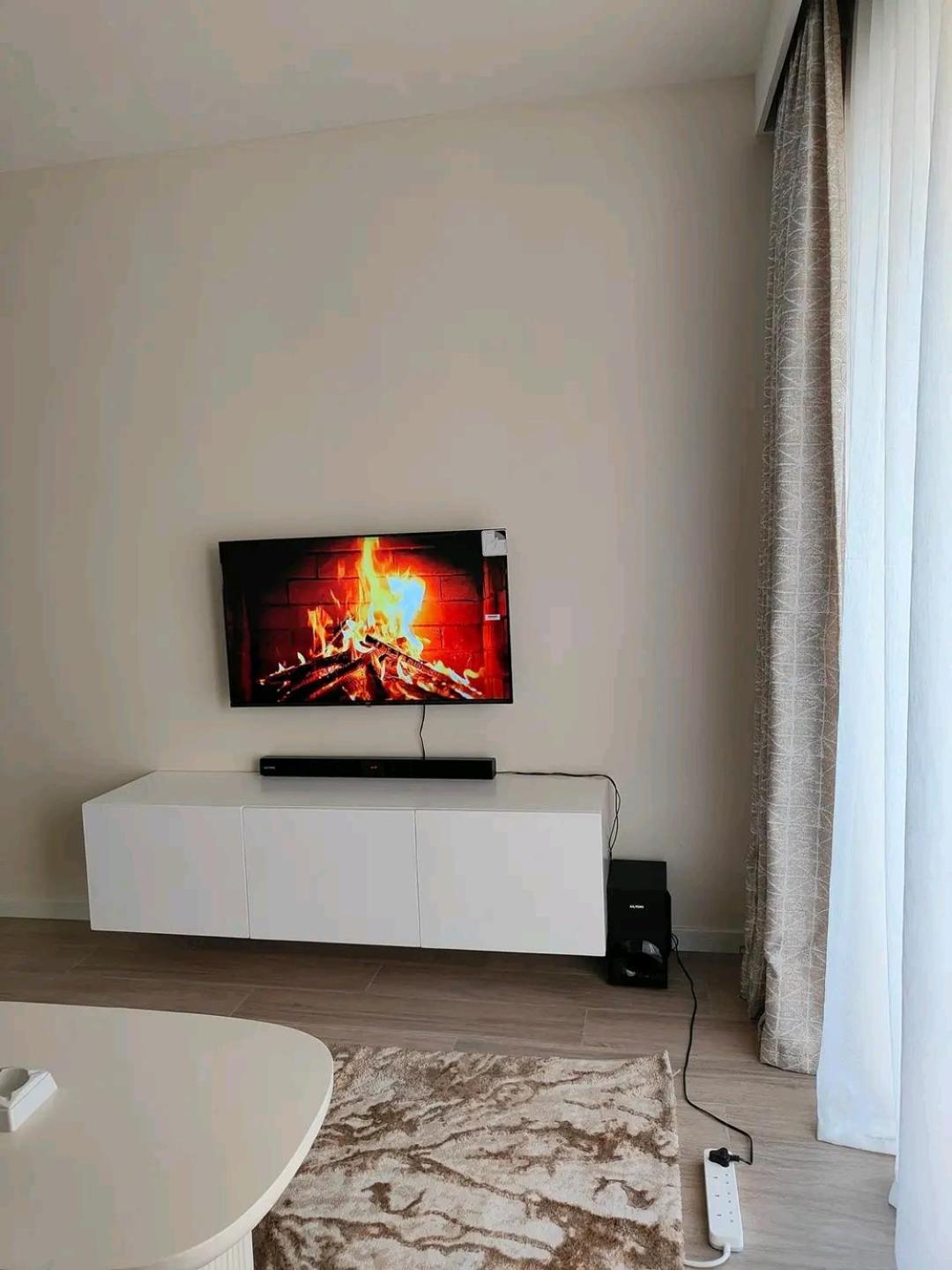 Spacious 1bedroom Near Junction Mall Apartment *