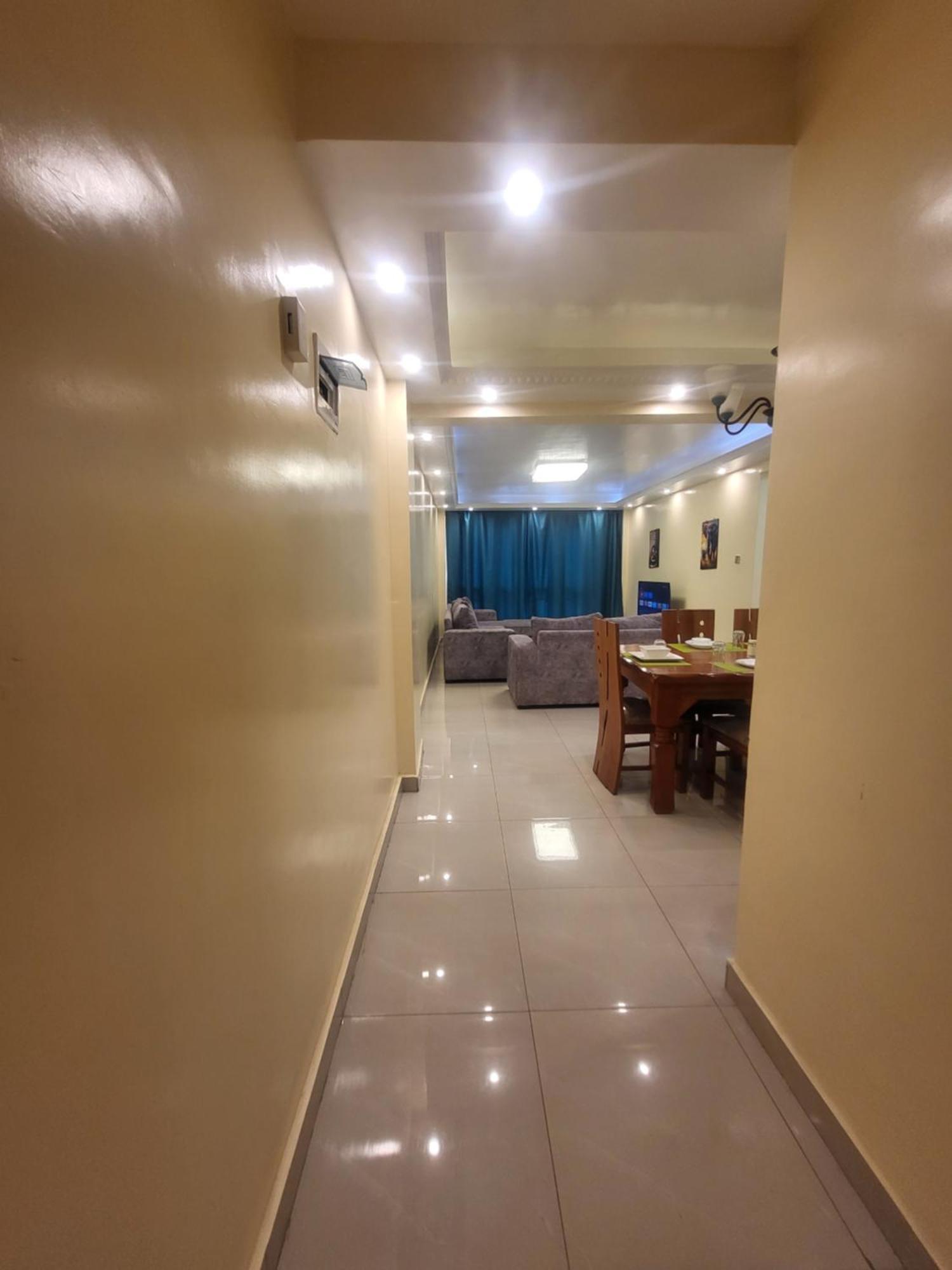 Equator - Nairobi, Kenya Apartment