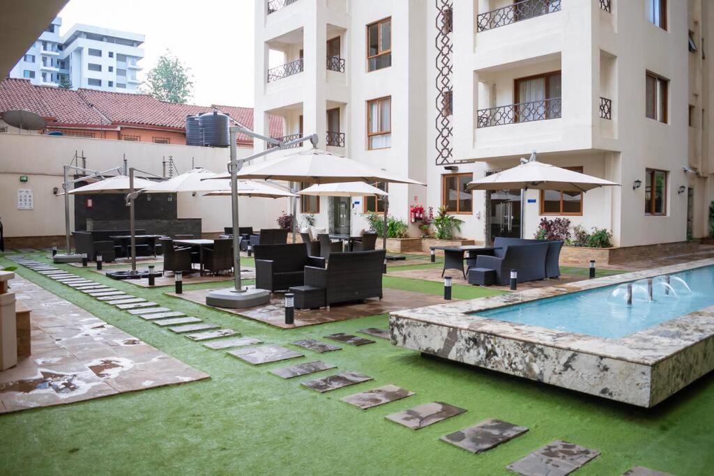 View1 Bdrm With Pool And Gym Nairobi