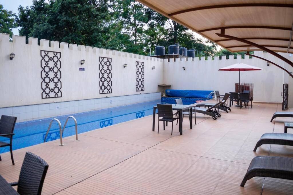 View1 Bdrm With Pool And Gym Apartment *