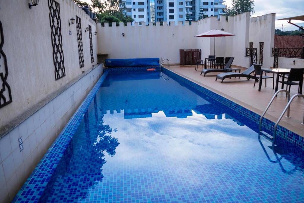 View1 Bdrm With Pool And Gym *