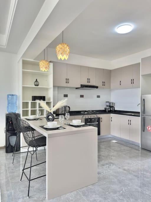 One And A Half Bedroom With Heated Pool In Kilimani Near Lavington * Nairobi