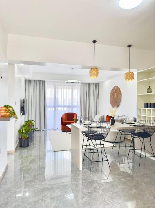 One And A Half Bedroom With Heated Pool In Kilimani Near Lavington