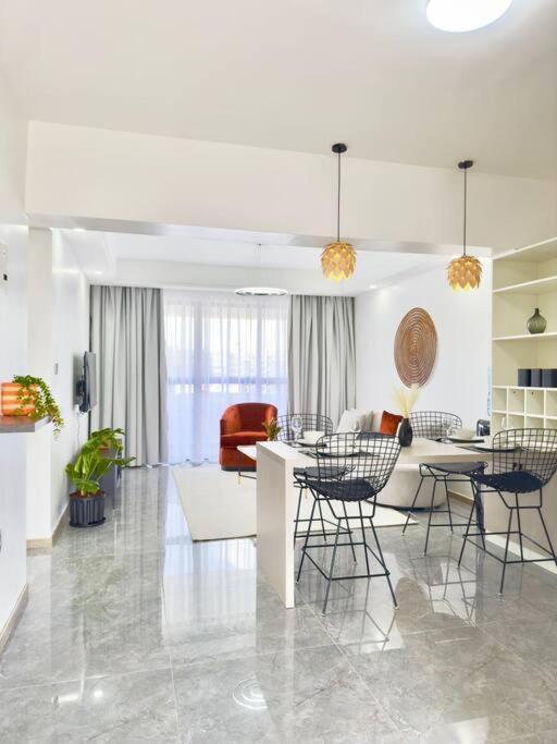 One And A Half Bedroom With Heated Pool In Kilimani Near Lavington