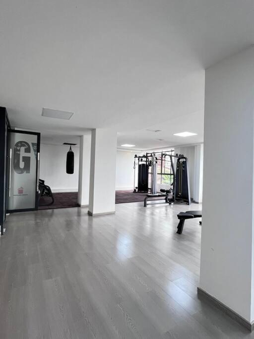 Apartment One And A Half Bedroom With Heated Pool In Kilimani Near Lavington *
