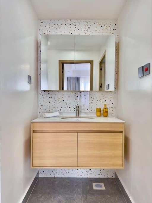 One And A Half Bedroom With Heated Pool In Kilimani Near Lavington *