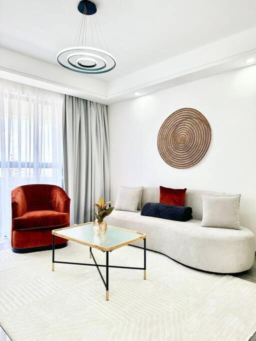 One And A Half Bedroom With Heated Pool In Kilimani Near Lavington Apartment