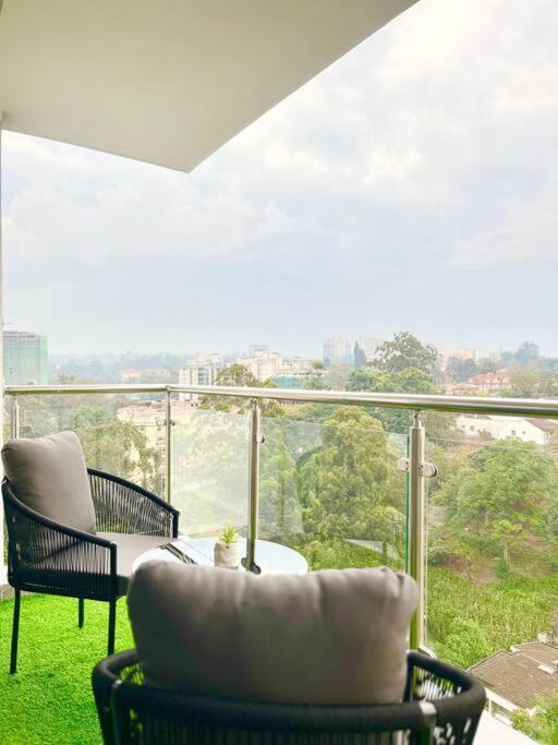 2br Heart Of Riverside Apartment