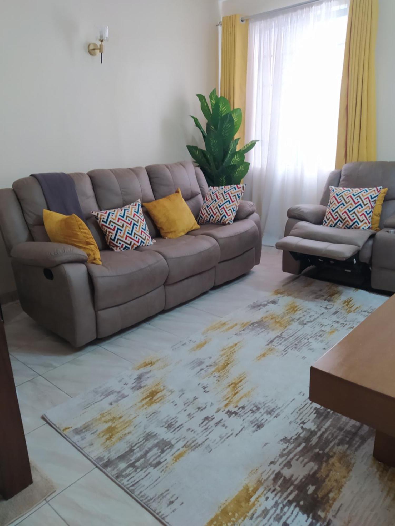 Zoe Homes Away From For Cozy And Modern Apartment