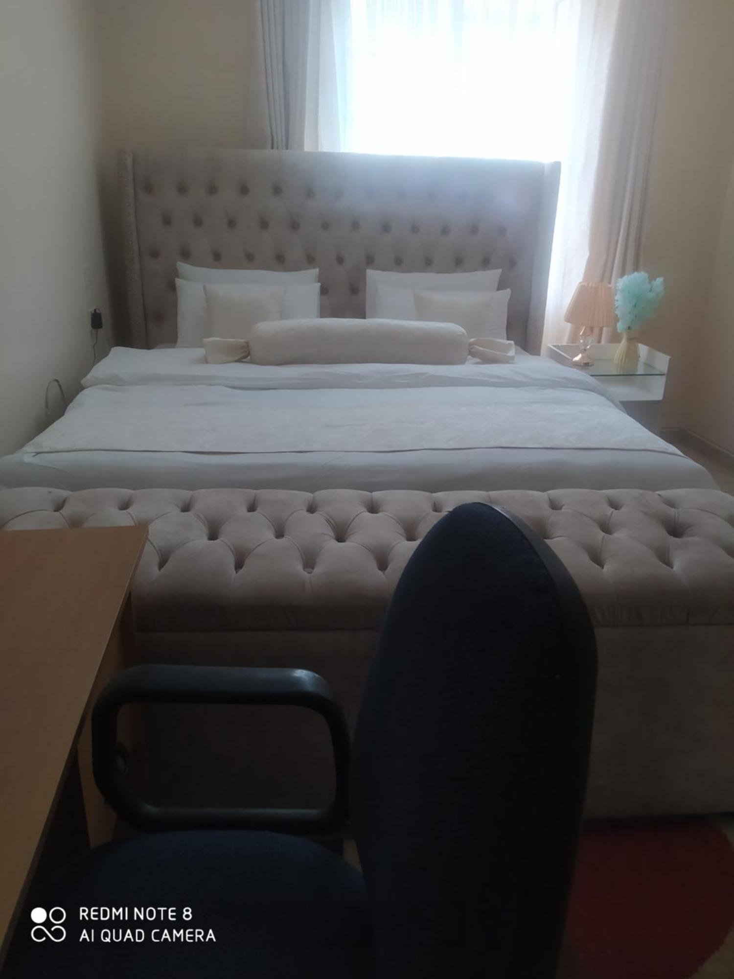 Zoe Homes Away From For Cozy And Modern Nairobi