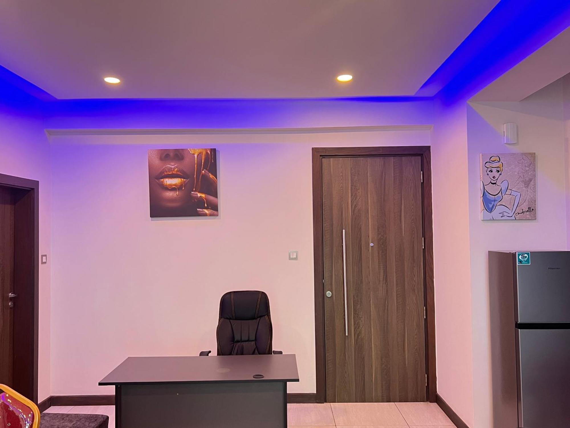 Lovely 2-bedroom Serviced With Pool And Wi-fi At Skynest Aparthotel *
