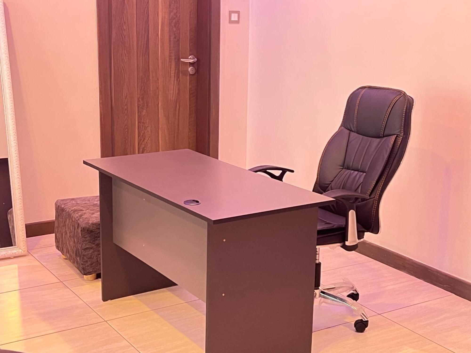 Lovely 2-bedroom Serviced With Pool And Wi-fi At Skynest Aparthotel *