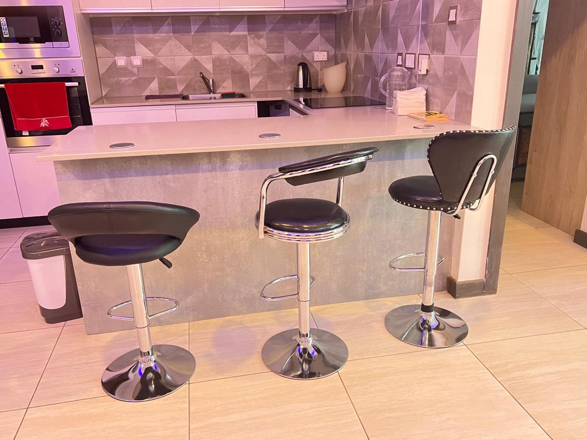 Lovely 2-bedroom Serviced With Pool And Wi-fi At Skynest Aparthotel *