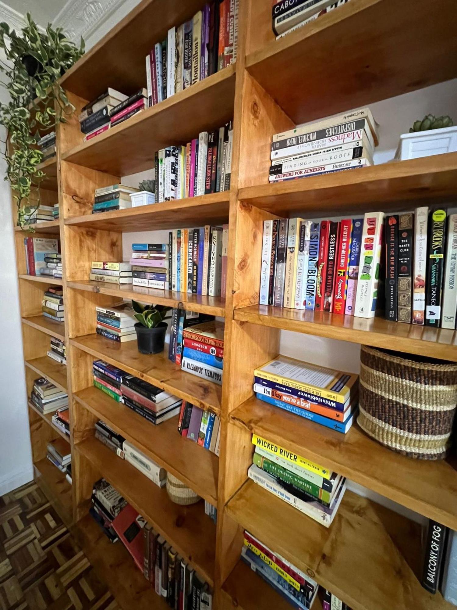 Hostel The Library