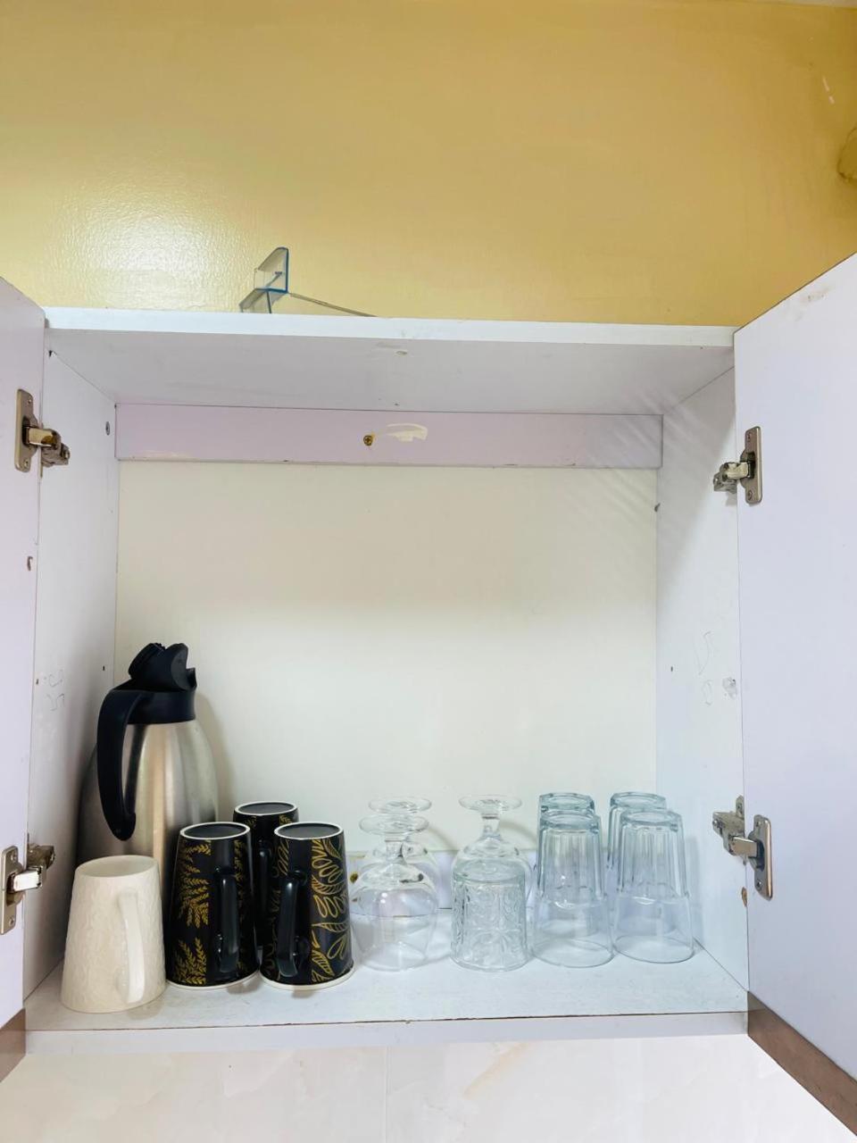 Kilimani Super One And Half Bedroom Near Yaya Centre With Netflix Apartment *