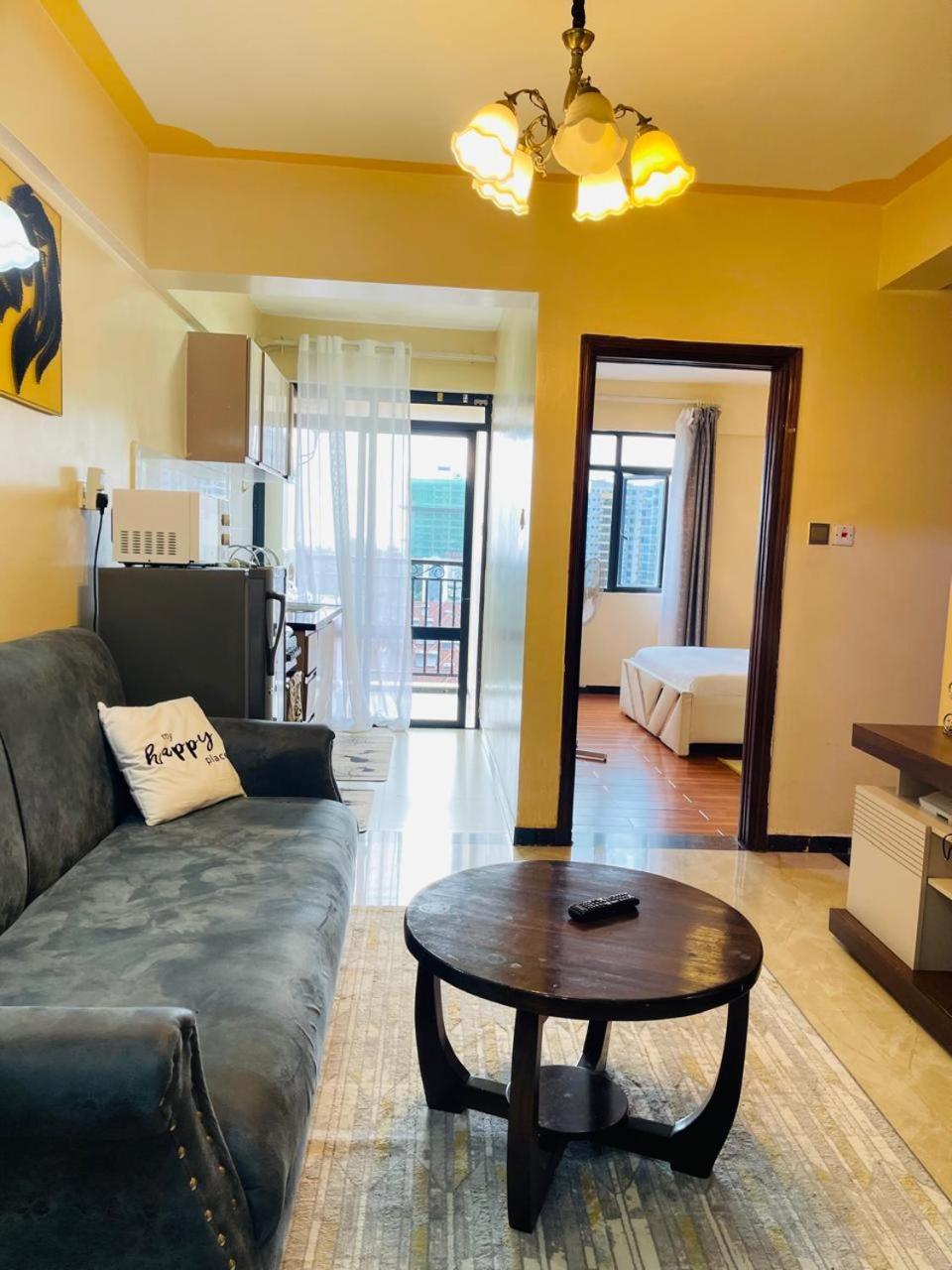 Kilimani Super One And Half Bedroom Near Yaya Centre With Netflix Apartment Nairobi