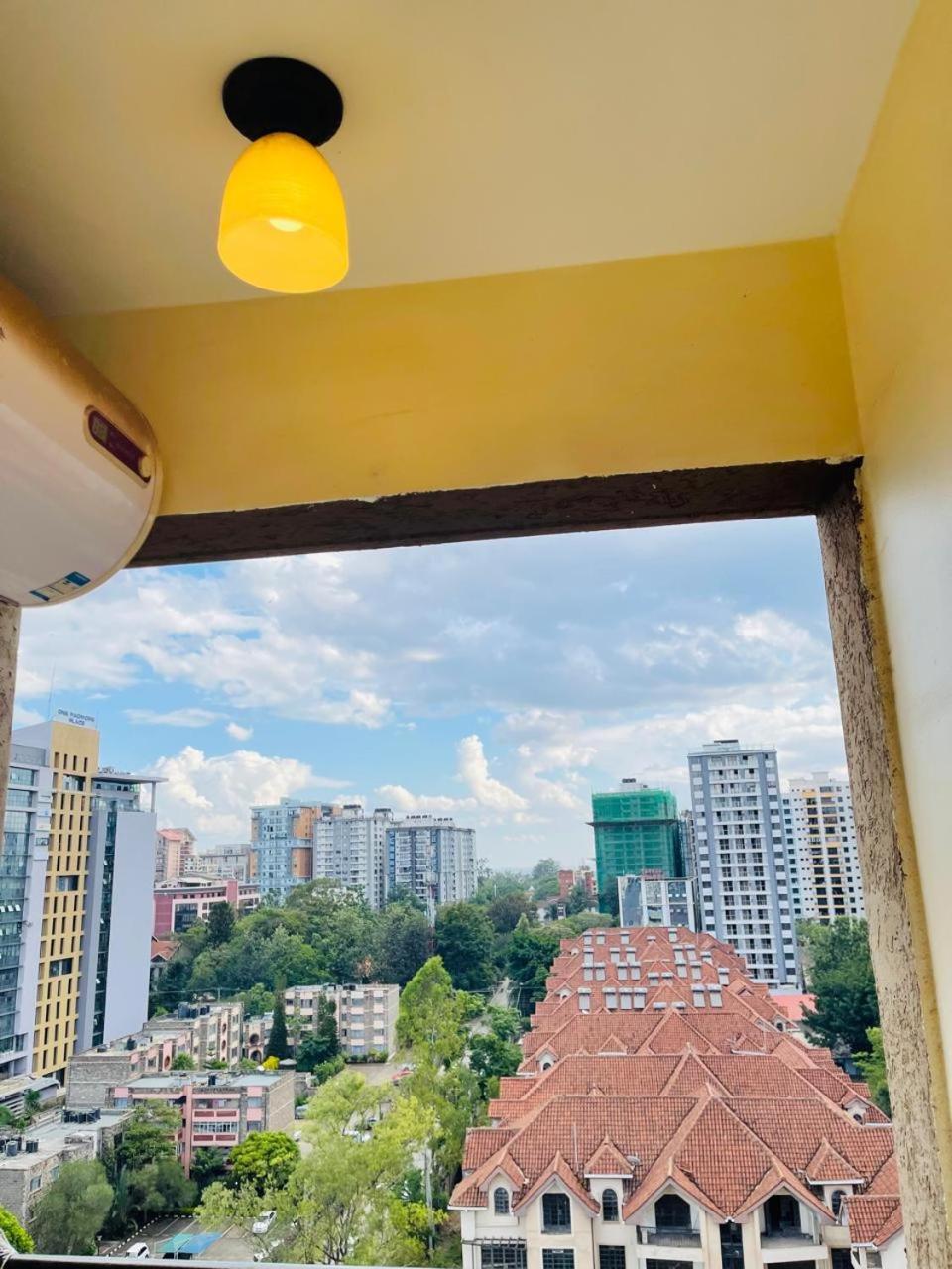 Apartment Kilimani Super One And Half Bedroom Near Yaya Centre With Netflix *