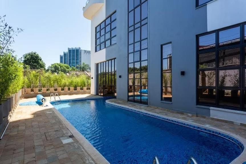 Apartment Charming And Rustic In Westlands