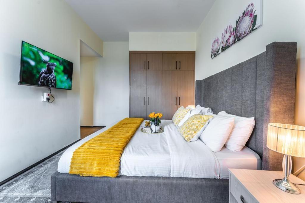 2bedroom Gtc Luxury Floor Views B12802 *