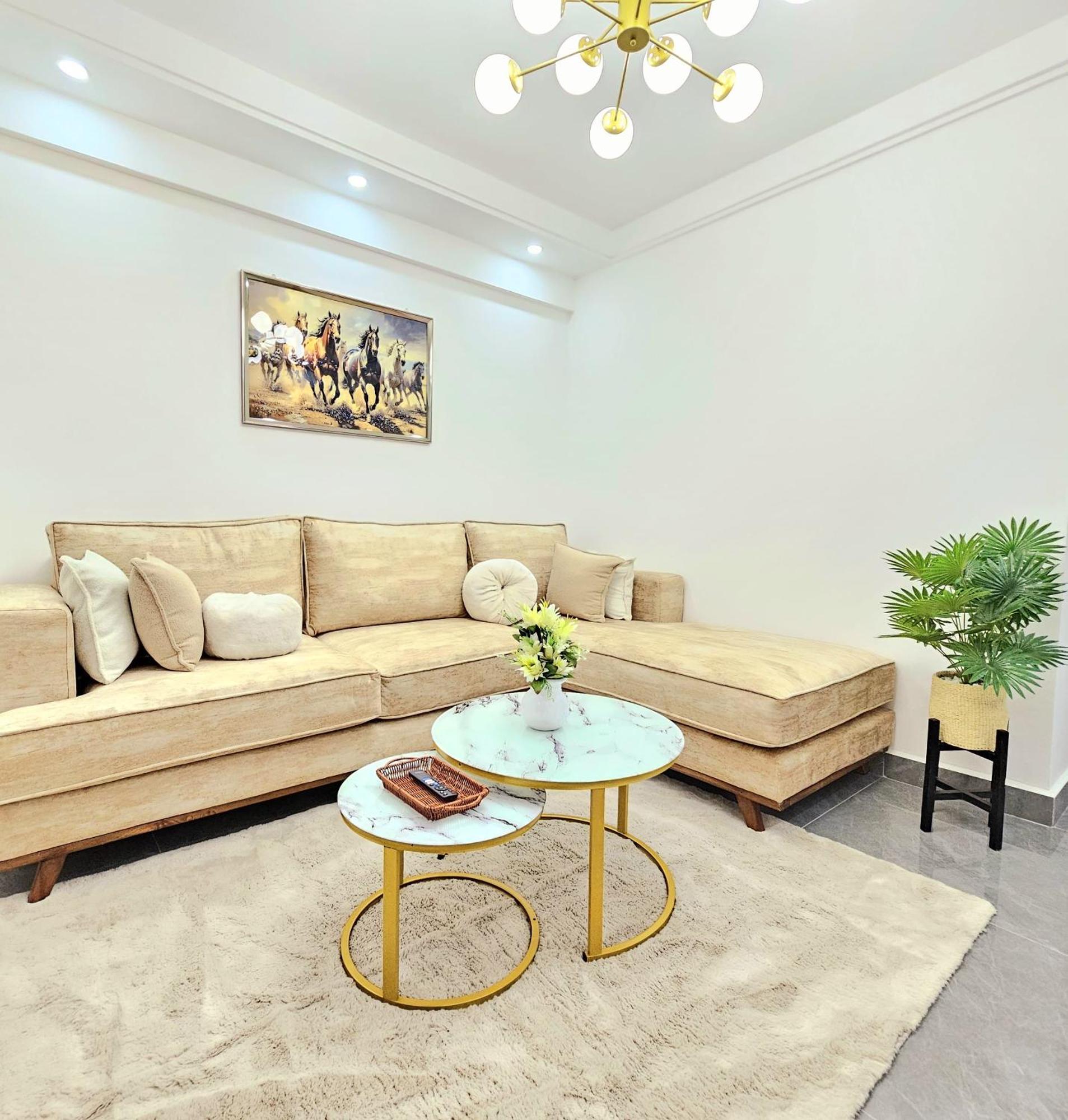 Chic 1-bedroom At Riverside Drive! B's Modern Comforts Apartment