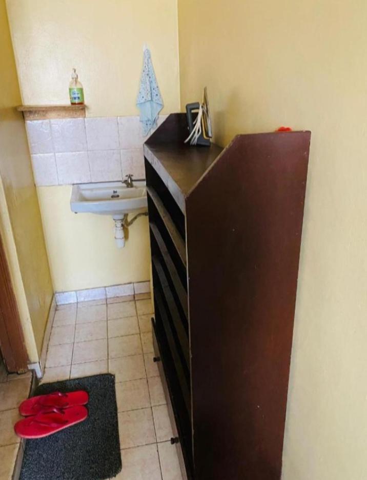 Stylish One Bedroom Unit Around Caltex Donholm Apartment