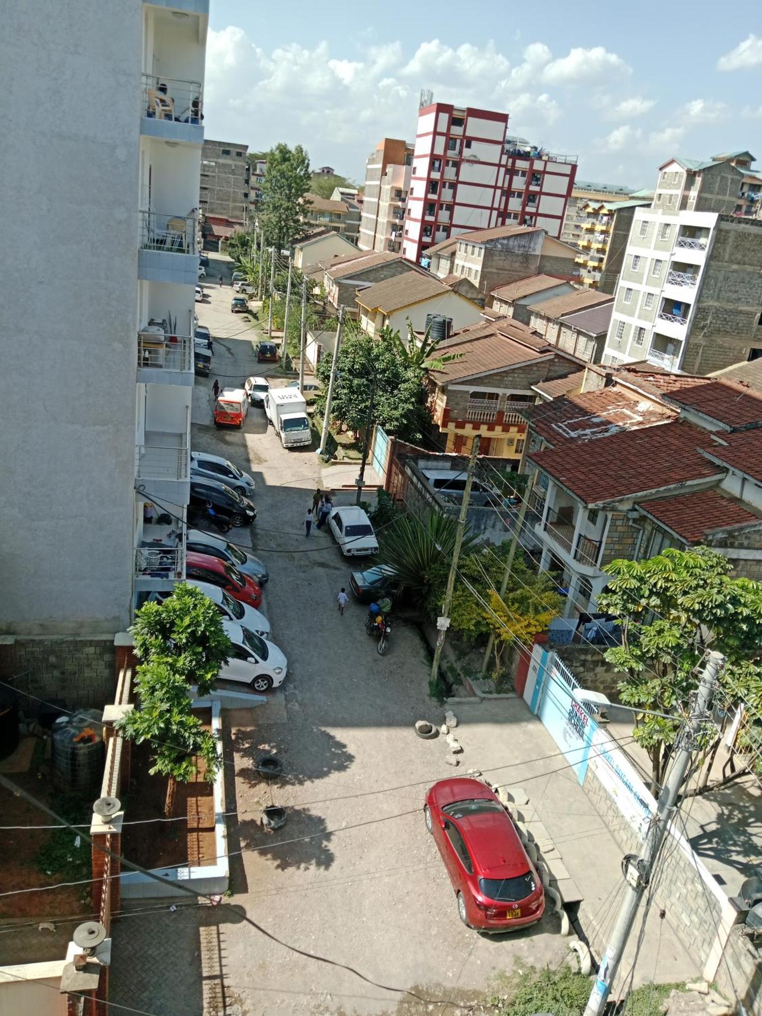 Stylish One Bedroom Unit Around Caltex Donholm Apartment *