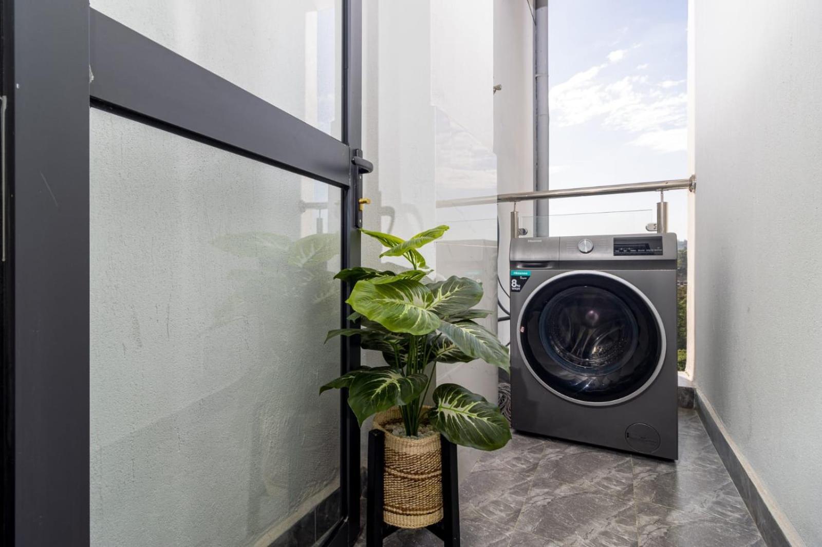 Apartment Lush, Views, Serene 1bed Highrise *